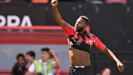 Ligue 2 : six buts, carton rouge, match nul spectaculaire entre Guingamp et Le Mans