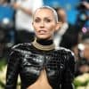 Miley Cyrus laat zalmsperma in gezicht injecteren voor mooiere huid