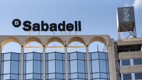 Banco Sabadell gana 975 millones en el primer semestre, un 23,3% más