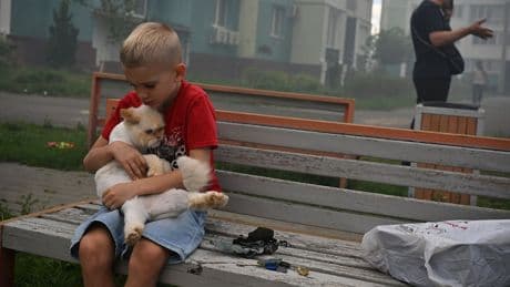 Gleitbomben auf Wohnhaus - Putins Terror gegen Charkiws Kinder