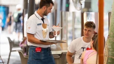 Los españoles sacrificarían un 21% del salario por trabajar a un ritmo más relajado y un 13% por llegar rápido a la oficina