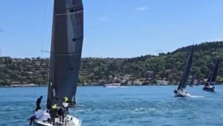 Yelken yarışında kazadan dönüldü: O anlar kamerada