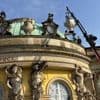 Vasen zurück: Sanssouci-Kuppel wieder vollständig