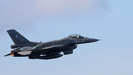 Rusya kabul etti: "Ukrayna'ya ait F-16 savaş uçağını vurduk"