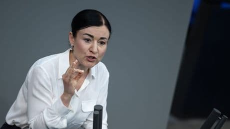 Maskenaffäre: Das ist Spahns größte Gegnerin Paula Piechotta