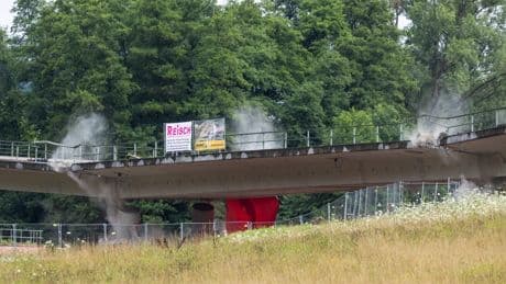 Sprengung im Odenwald: Brücke bei Bad König-Zell fällt wie geplant nieder
