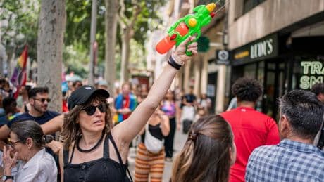 Tourists face a soaking this summer as locals find their protest symbol