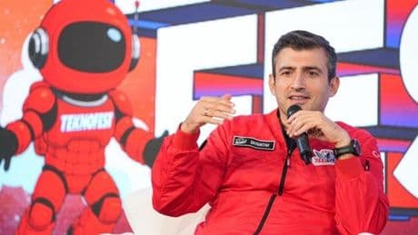 Selçuk Bayraktar: Tam bağımsız, müreffeh Türkiye'yi buradaki genç kardeşlerimiz inşa edecek