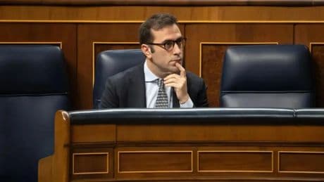 Bruselas expedienta a España por frenar la OPA de BBVA sobre Sabadell