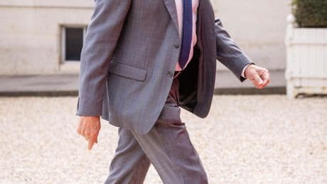 «L’immigration a un coût zéro» : Éric Woerth défend le silence de François Bayrou sur les économies budgétaires