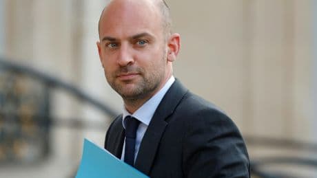 La relation entre Paris et Alger reste « totalement gelée », affirme le chef de la diplomatie française