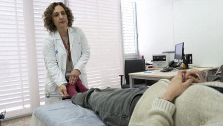 El Hospital de Bellvitge retrasa en 14 años el tiempo que tarda una persona con esclerosis múltiple en necesitar un bastón