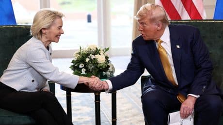«Tout a été cédé à Trump» : la classe politique dénonce l’accord douanier entre l’UE et les États-Unis
