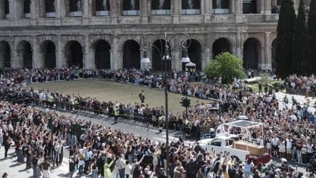 En direct, funérailles du pape François : après la messe funéraire, la cérémonie d’inhumation se déroule en privé