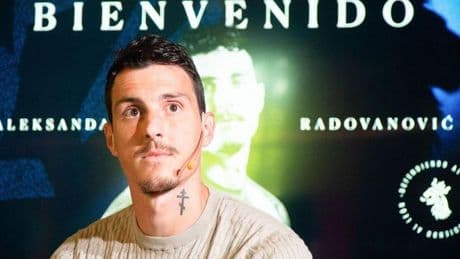 Radovanovic vuelve a entrenar con el grupo en una nueva sesión de trabajo del Real Zaragoza