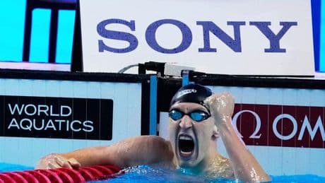 Schwimm-WM in Singapur: Märtens ist Weltmeister: Erstes WM-Gold macht "sehr stolz"