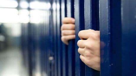 Detenidos dos ladrones disfrazados de mujer por robar en una joyería de Sarrià-Sant Gervasi