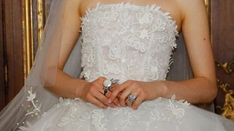 ‘I cried. I cried so much’: Bride arrives for her wedding rehearsal to find venue padlocked and owners nowhere in sight