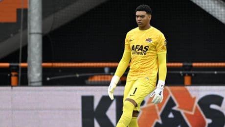 AZ-doelman Rome-Jayden Owusu-Oduro schuldbewust: ’Dan is het een gratis goal’