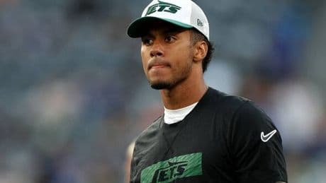 NFL quarterback retires having never played a game for his team