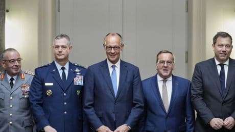 F.A.Z. Podcast für Deutschland: Mehr Soldaten, mehr Munition: „Wir gehen im Trippelschritt, Russland eilt davon“