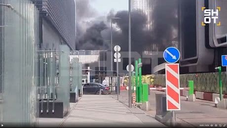 ‘Car explodes’ at Moscow shopping centre as three blasts heard & black smoke seen billowing in city centre