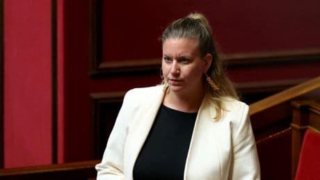 En refusant de voter la censure, «le RN permet à la politique de malheur de continuer», cingle Mathilde Panot