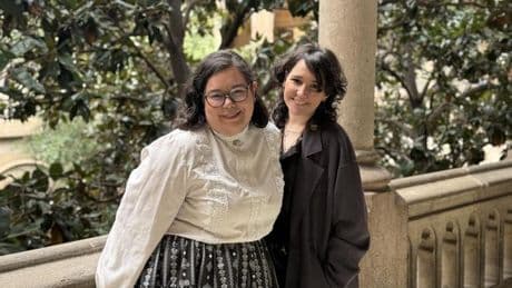 Iria y Selene, autoras: "Brandon Sanderson también escribe historias donde el romance es la trama central y nadie las cataloga como 'romantasy'"