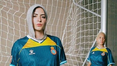 El Espanyol presenta su tercera equipación con la 'senyera' como distintivo