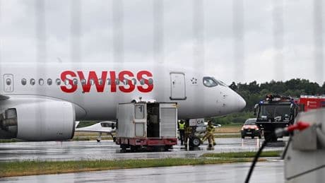 Flugzeug von Swiss Airlines - Notlandung in Friedrichshafen am Bodensee