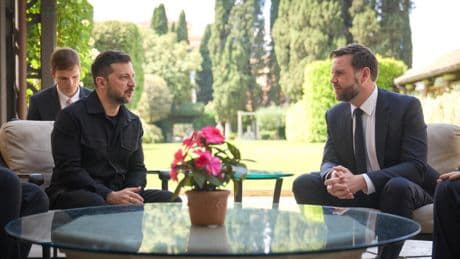 Zelensky meets Vance in Rome amid Trump push for Ukraine ceasefire