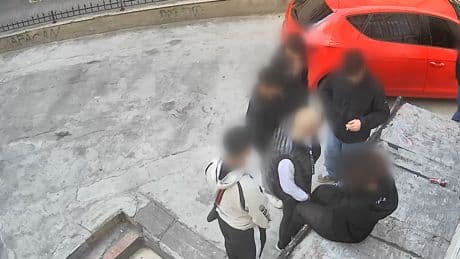 Kadıköy'de gündüz vakti bıçaklı gasp