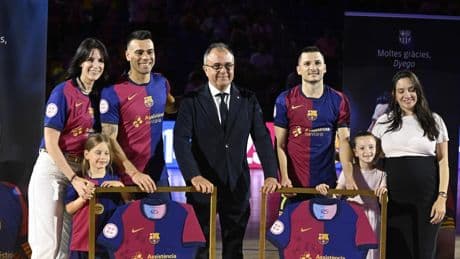 El Palau despide como leyendas a Sergio Lozano y Dyego