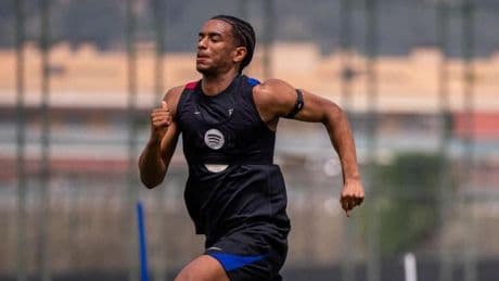 Flick no quiere precipitaciones ni riesgos con Balde y Lewandowski