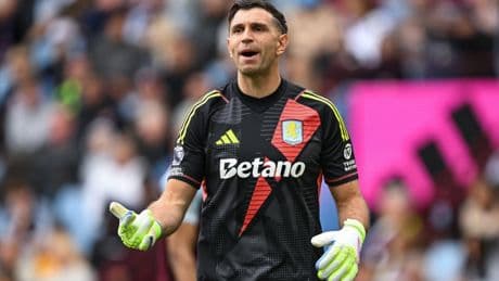 Emi Martinez ‘wanted by Man Utd and Barcelona’ in shock transfer after keeper hints at Aston Villa exit