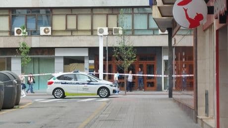 Detienen a dos personas por robar una cadena a un hombre de 79 años en Las Arenas
