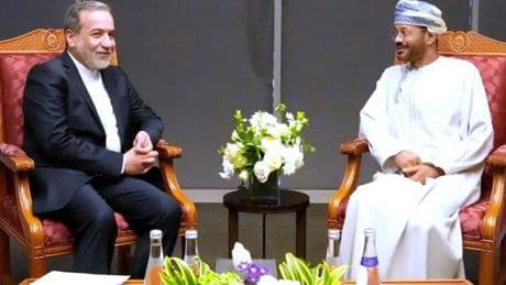 L’Iran dit chercher un « accord équitable » avec les Etats-Unis, avant des pourparlers sur le nucléaire qui s’ouvrent à Oman