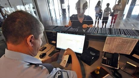 Vize muafiyetinden Türkiye yararlanamadı: 75 ülkeye vizesiz seyahat izni! O ülke turizmde atağa kalkıyor