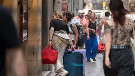 El turismo bate nuevo récord con la llegada de 5,4 millones de visitantes extranjeros en febrero y un 7,6% más de gasto