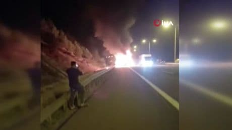 Yolcu otobüsünde çıkan yangın söndürüldü