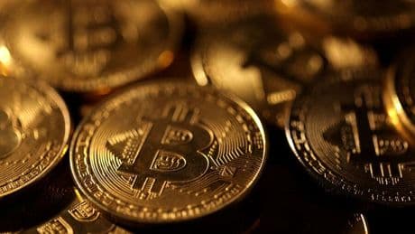 Cyberdevise: Bitcoin mehr als zehn Prozent unter Rekordhoch – fällt die Kryptowährung unter 100.000 Dollar?