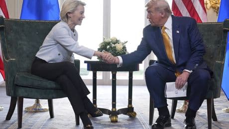 Récit d’un bras de fer commercial : comment l’Europe a cédé face à la méthode Trump