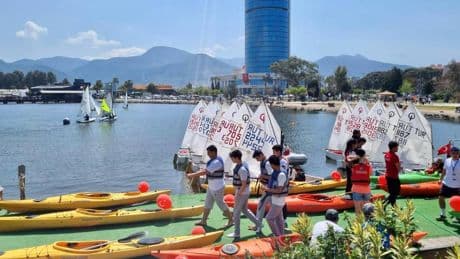 İzmir Büyükşehir Belediyesi çocukları Su Sporları Şenliği’nde buluşturdu