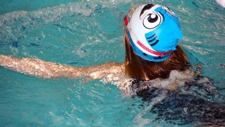 Canicule: la mairie de Marseille rend les piscines municipales gratuites