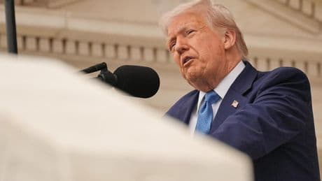Trump cree que Putin 'juega con fuego' tras llamarle 'loco': "Si no fuera por mí, ya le habrían pasado a Rusia cosas malas"