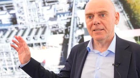 Transport maritime : le porte-conteneurs « Laura-Maersk » vient faire le plein d’e-méthanol, à Kasso, au Danemark