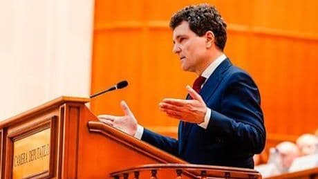Romanya'nın yeni cumhurbaşkanı Nicuşor Dan, yemin ederek göreve başladı