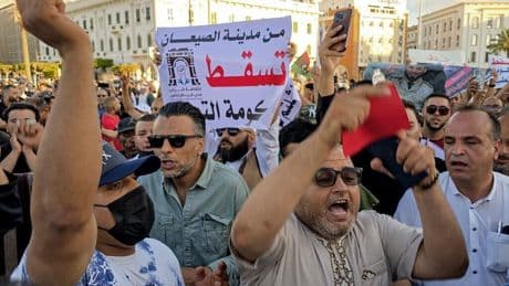 Trois pays voisins de la Libye tentent de faire baisser la tension à Tripoli