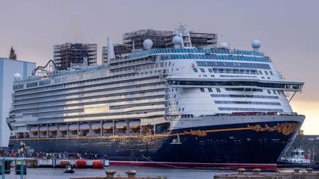 Kreuzfahrtschiff der Superlative - „Disney Adventure“ sticht erstmals in See