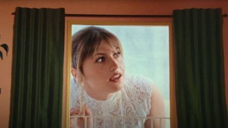 "Je vis mon rêve": Marine, gagnante de la "Star Ac'", dévoile le single "Cœur maladroit"